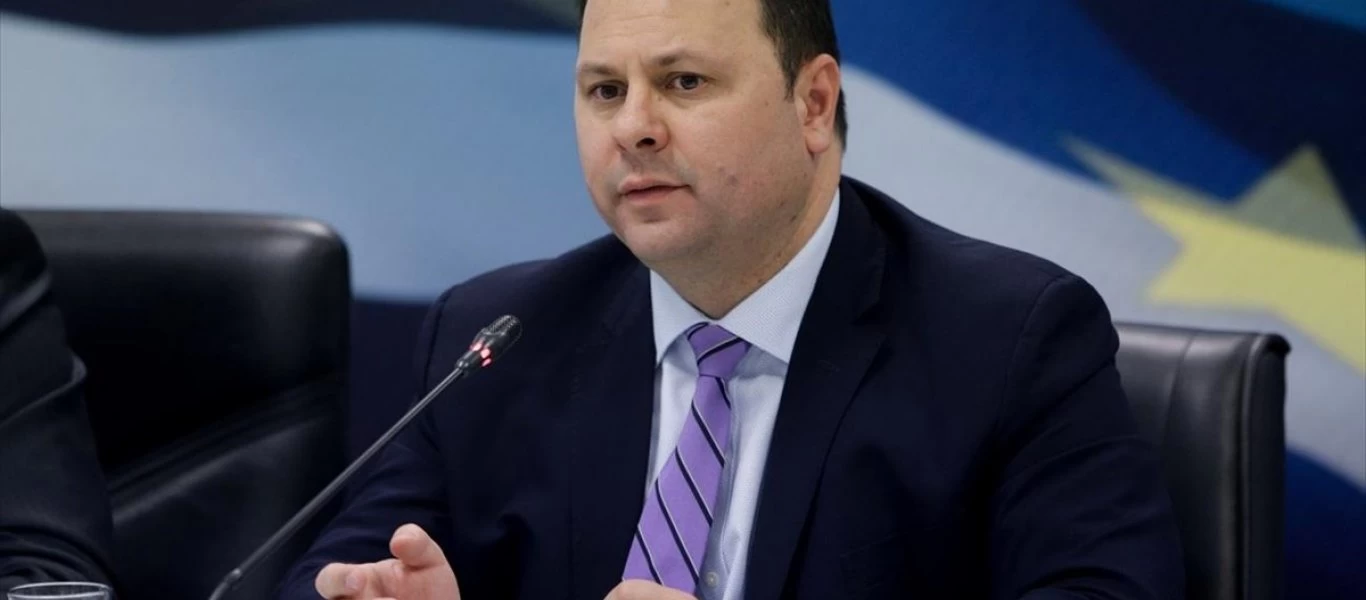 Τα κυβερνητικά μπρος-πίσω για τα καταστήματα: Τώρα ζητούν να «μάθουμε να ζούμε με τον ιό»!